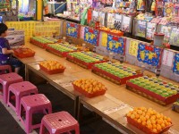 夜市小遊戲<br/> 攝影：Eva隨手拍
