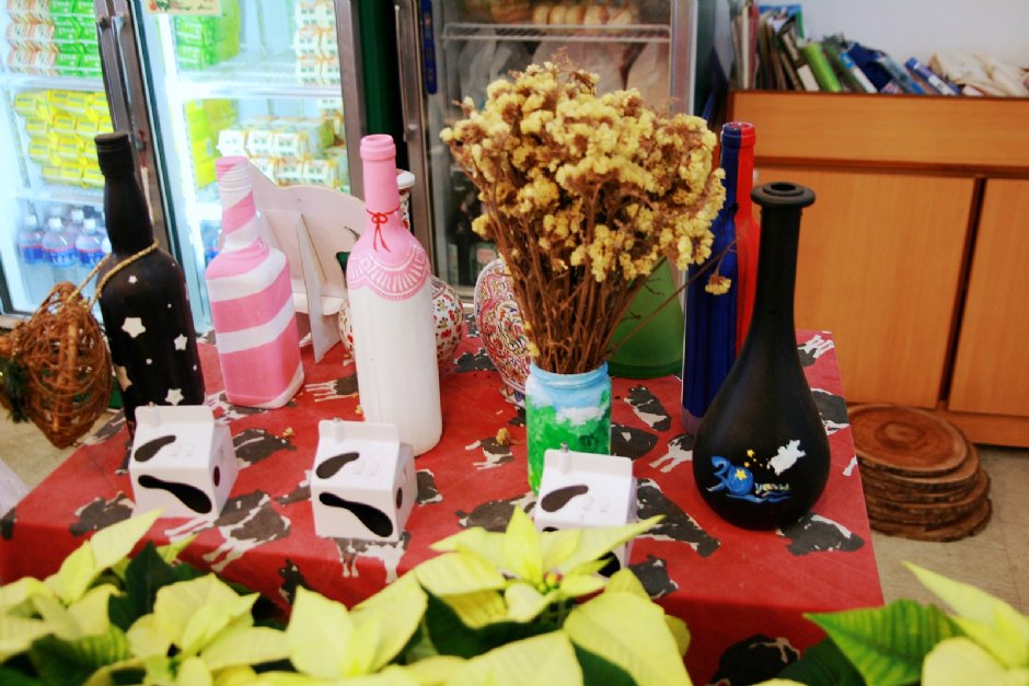 手工製做彩繪瓶 攝影：陳銘祥
