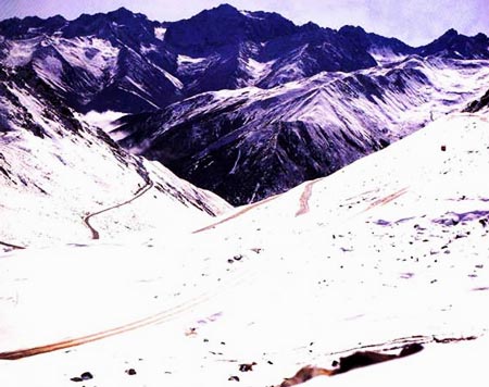 雪鎖巴朗山 攝影：四川旅遊信息網