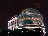會議中心旁的球體設計<br/> 攝影：余燕鳳