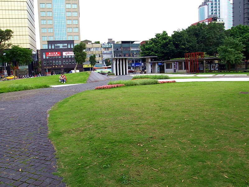 廣場與市區景色 攝影：amo