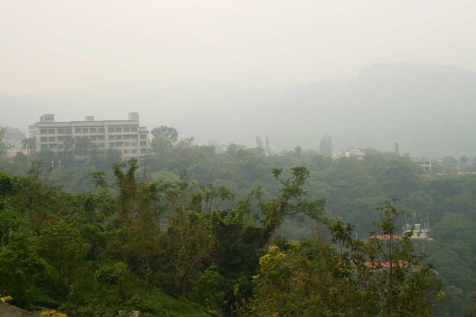 朦朧山巒景色 攝影：老山羊部落格