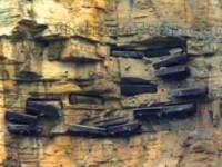 僰人懸棺<br/> 攝影：四川旅遊信息網
