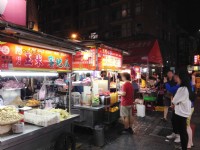 雙城街夜市<br/> 攝影：陳皮梅