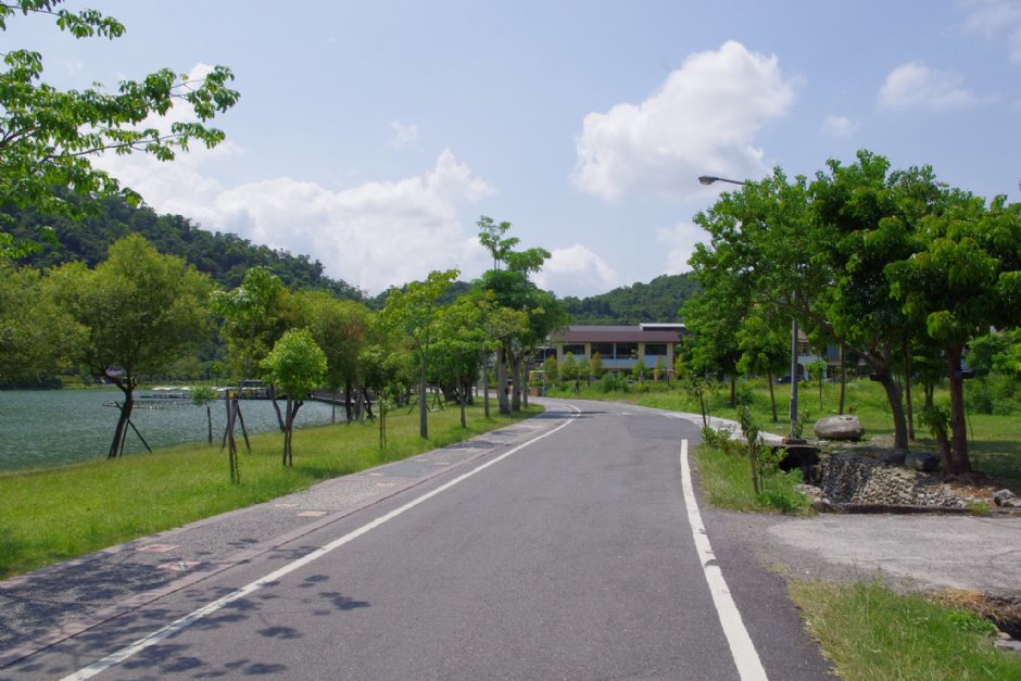 梅花湖環湖自行車道 攝影：Eva隨手拍