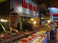 烏來商店街<br/> 攝影：Eva隨手拍
