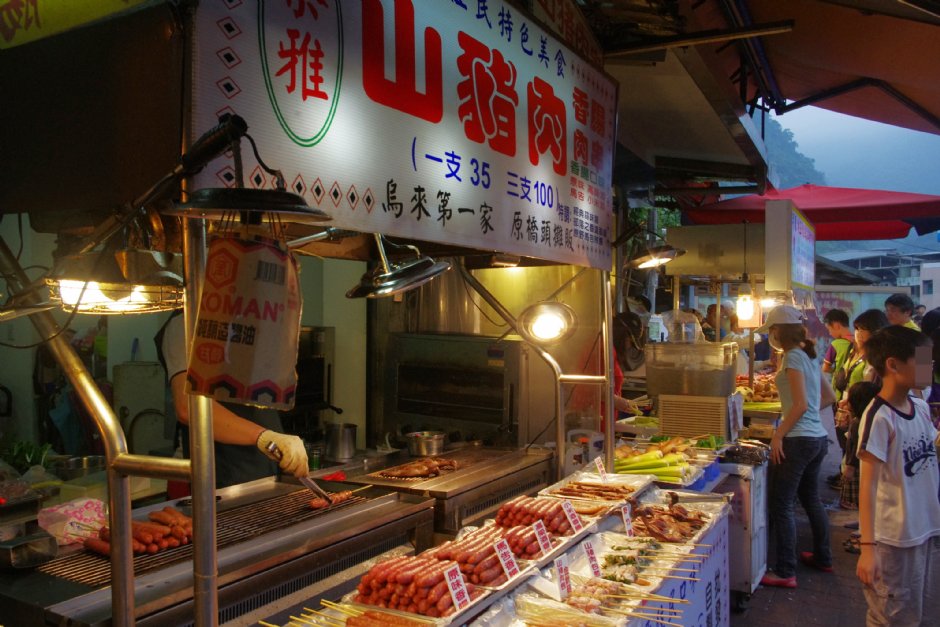 烏來商店街 攝影：Eva隨手拍