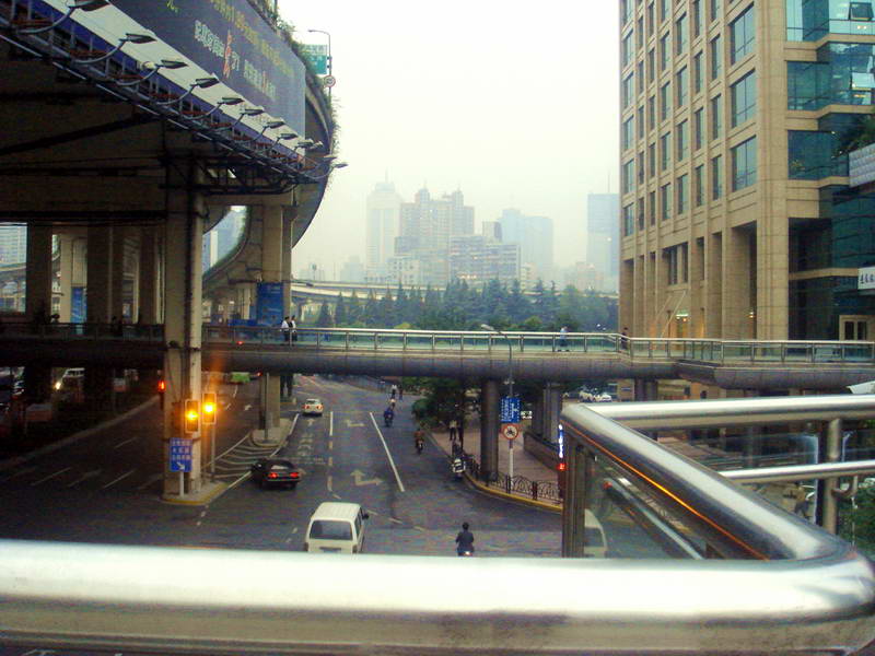 行人橋 攝影：余燕鳳