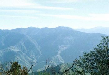 李棟山景 攝影：呂玫瑢