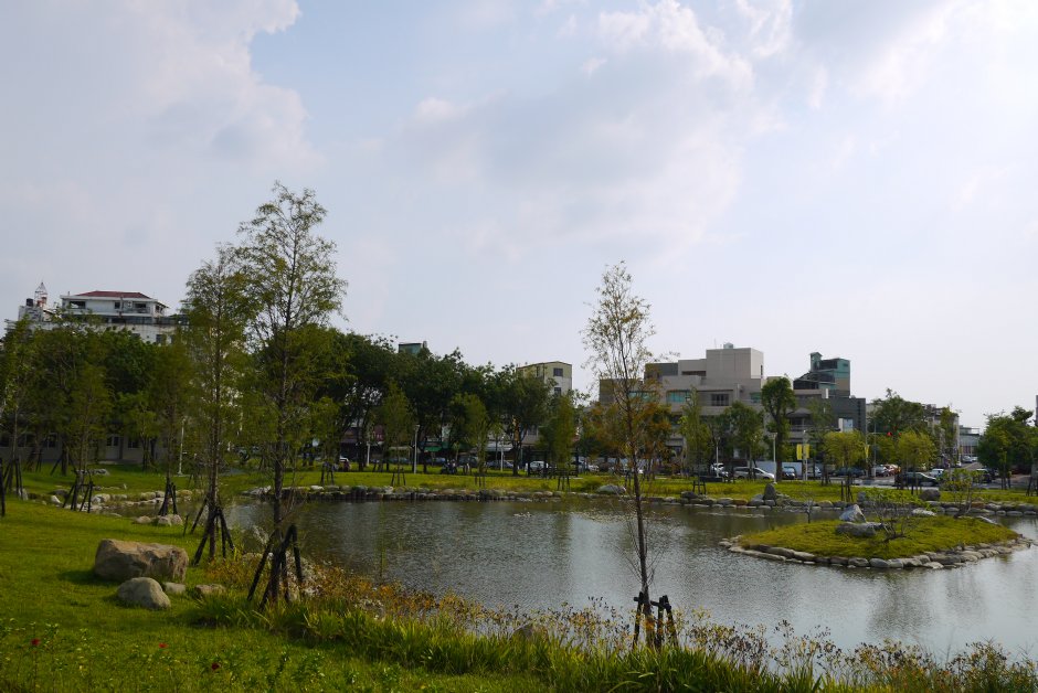 岡山中山公園月眉池 攝影：三井