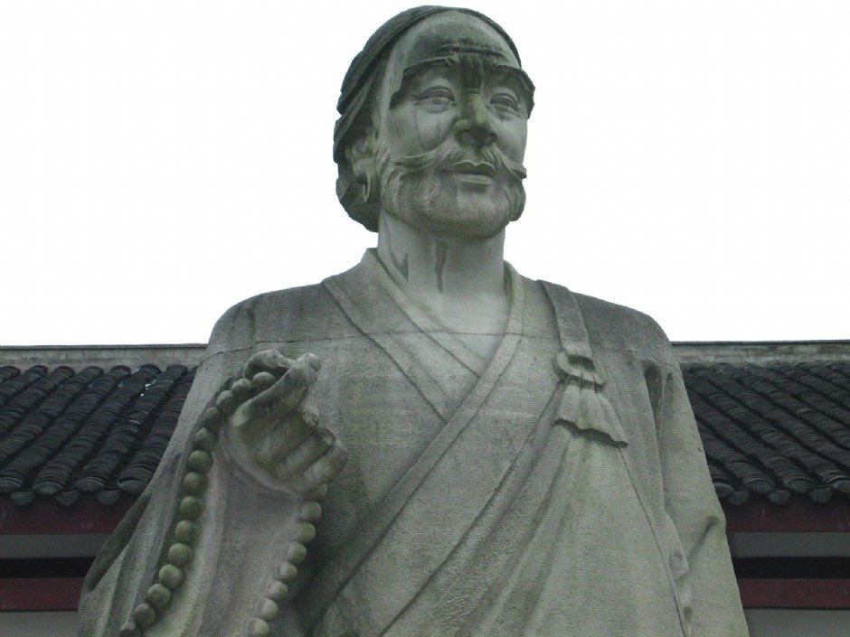 大石刻雕像 攝影：馮順