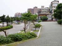 捷運站堤岸廣場<br/> 攝影：老山羊部落格