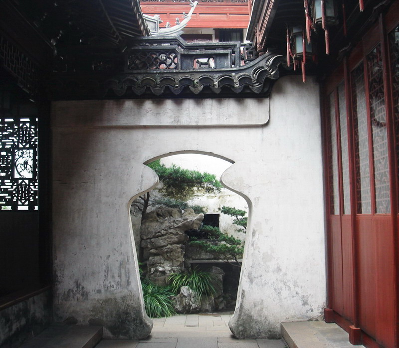 瓶形門 攝影：余燕鳳