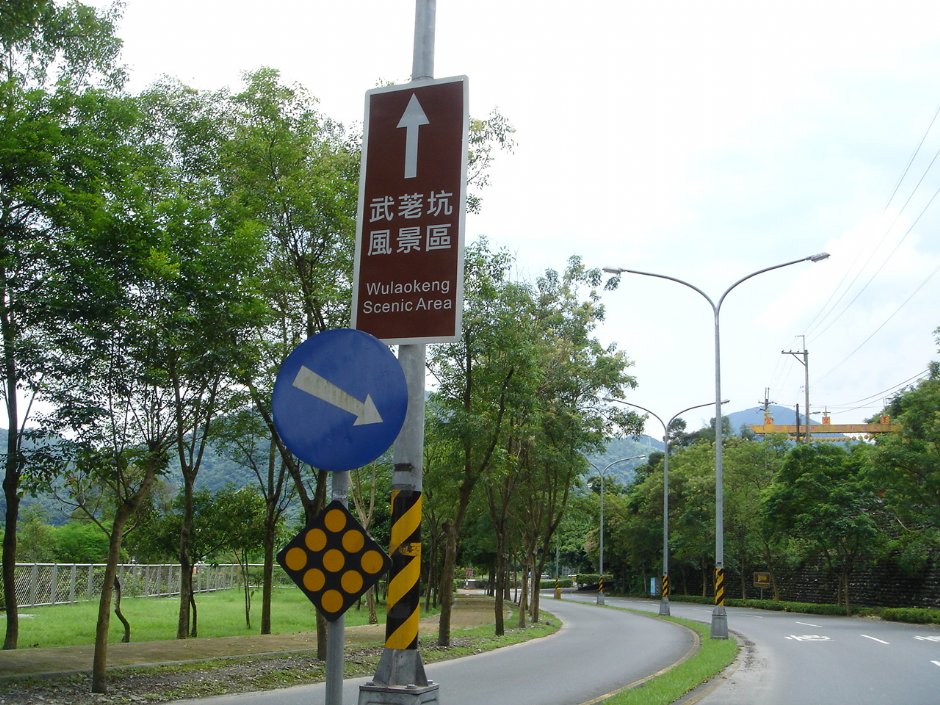 路口指標 攝影：余燕鳳