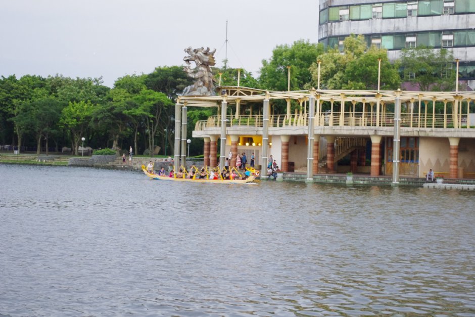 龍潭湖是端午龍舟賽場地 攝影：Eva隨手拍