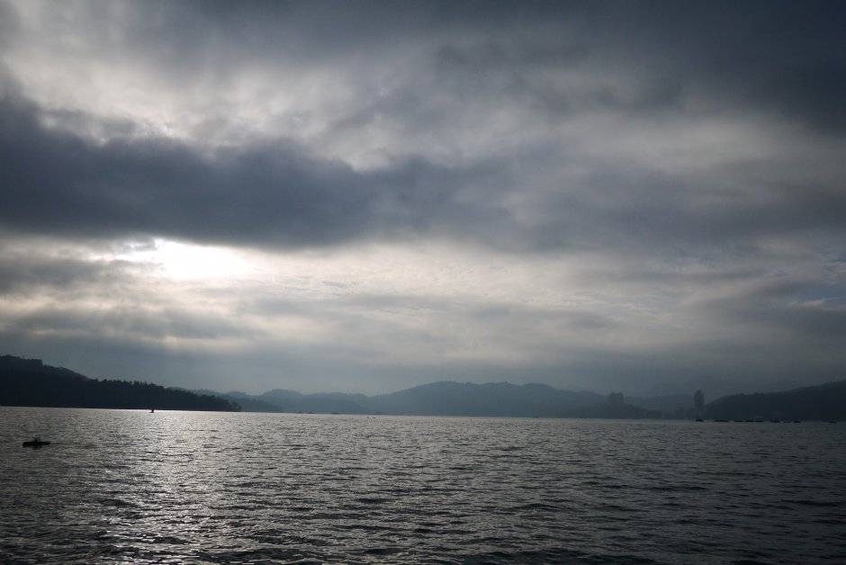 水蛙頭處近夕陽雲彩變化 攝影：旅遊王攝影組