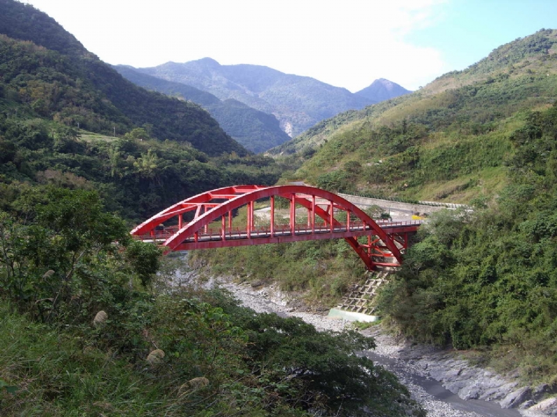 遠眺紅葉橋 攝影：老山羊部落格