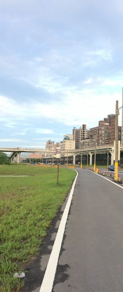 大漢溪左岸自行車道 攝影：Eva隨手拍