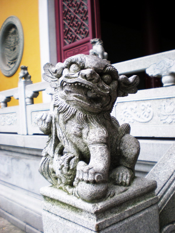 門口石獅 攝影：李俊