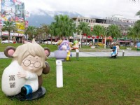 前站外的烏龍院漫畫主題廣場<br/> 攝影：Eva隨手拍
