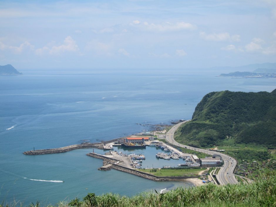 站在萬里飛行場可一覽翡翠灣海景 攝影：黃儒永