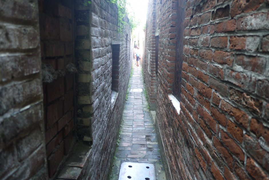 鹿港摸乳巷 攝影：旅遊王攝影組