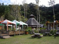 親水公園的休憩台<br/> 攝影：老山羊部落格