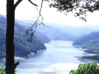 明湖水庫湖景<br/> 攝影：南投縣政府