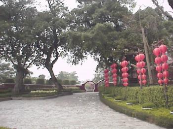 红灯结彩 摄影：郭香妙