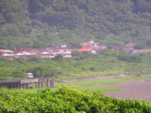 岸上小屋 攝影：老山羊資訊網