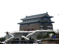 側拍園內建築<br/> 攝影：方盛文