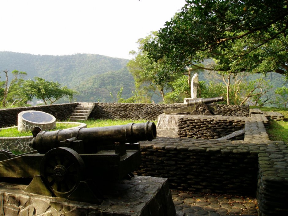 砲台全景 攝影：余燕鳳