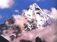 雄偉壯麗的四姑娘山主峰<br/> 攝影：四川旅遊信息網