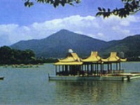 玄武湖<br/> 攝影：四川旅遊信息網