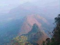王崗山<br/> 攝影：四川旅遊信息網