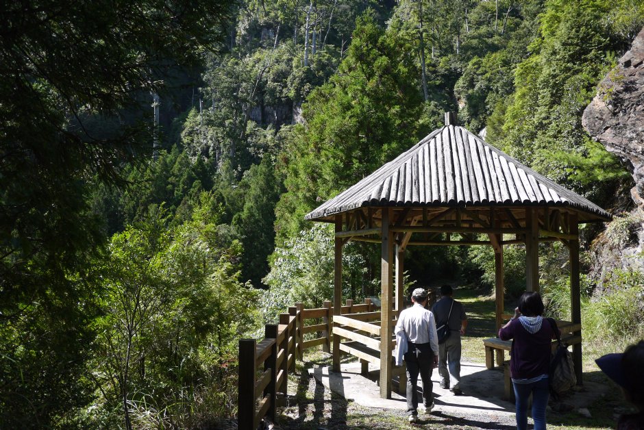 201507榛山瀑布涼亭 攝影：旅遊王攝影組