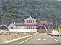 雪山隧道全長12.9公里<br/> 攝影：Eva隨手拍