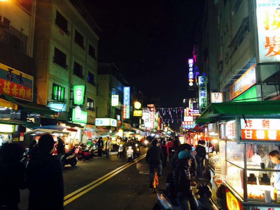 在地人熟悉的興中夜市 攝影：Leon
