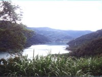 明湖水庫湖景<br/> 攝影：南投縣政府