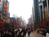 熱鬧商店街<br/> 攝影：余佳樺