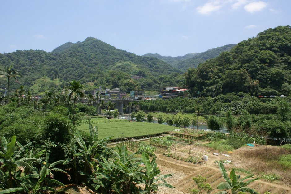 遠眺坪林山景 攝影：Eva隨手拍