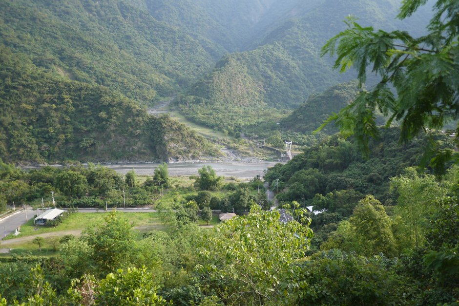 茂林國小眺望情人谷 攝影：旅遊王攝影組