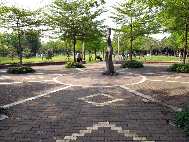 公園內小廣場 攝影：amo