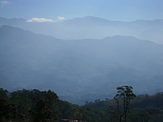 瀰漫的山景 攝影：老山羊