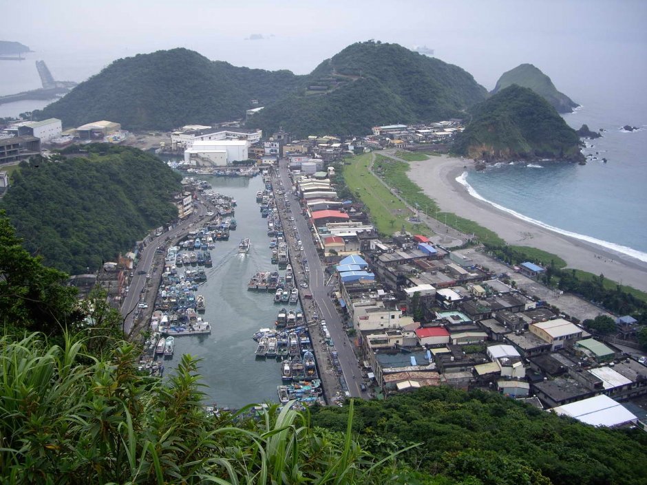 遠眺內埤漁港 攝影：老山羊部落格