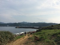 站在深澳岬角看漁港<br/> 攝影：May