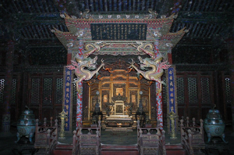 崇政殿內 攝影：馮順