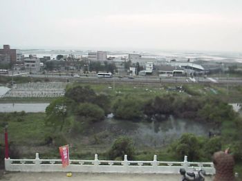 眺望山下 攝影：郭香妙