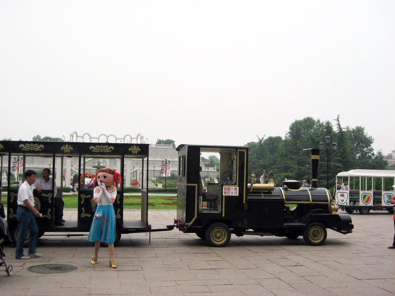 復古遊園車 攝影：方盛文