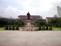 孫中山先生銅像<br/> 攝影：方盛文